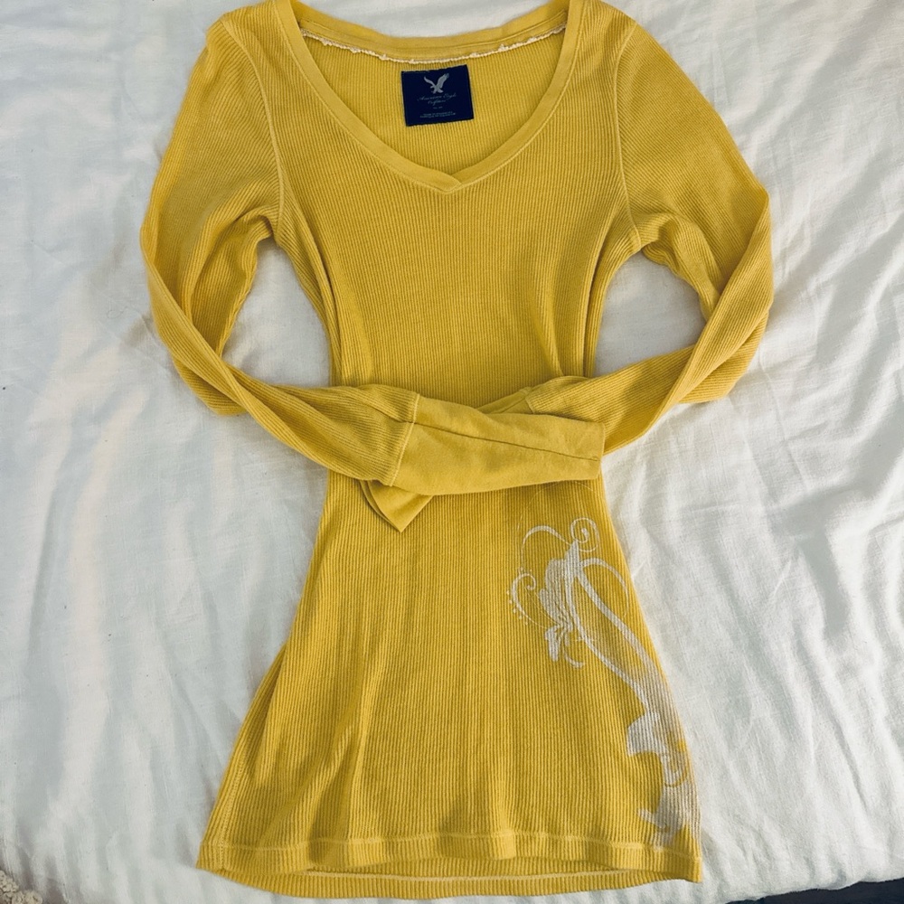 Y2k American Eagle Outfitters yellow V-Neck from 2007-2009